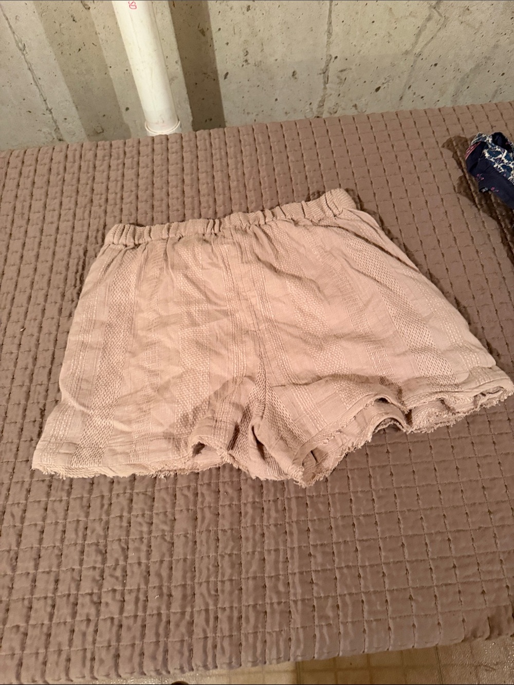 Women’s Casual Elastic-Waist Beige Shorts